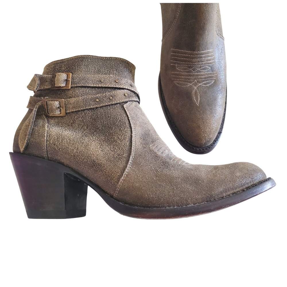 Shyanne Distressed Brown Suede Western Ankle Boots BBW263 Studded Buckle 8.5